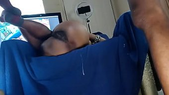 非洲奶奶经历了强烈的...