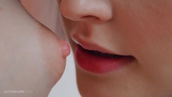 阿米莉亚·里文和贝拉...