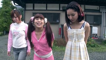 被一群日本美女诱惑,...