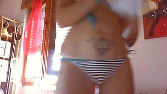 红发熟女妈妈被舔屁眼...