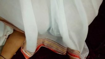 孟买熟女分享热辣的一夜情
