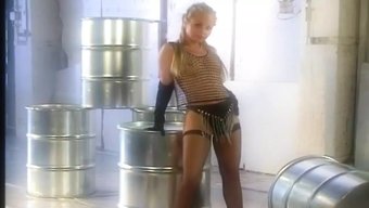 三人行中的乳胶和口交