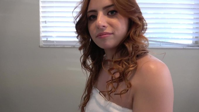 让最性感的少女scarlett Johnson成为我的荡妇