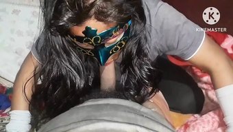 熟女和18岁的女孩被...