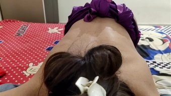 18岁的女孩被她的丈...