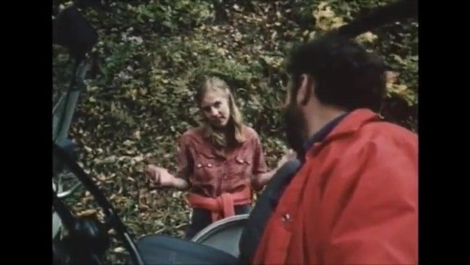 Lisa Thatcher和她的伴侣享受热辣的旅程和彼此的满足