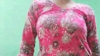 18岁的tanya在...