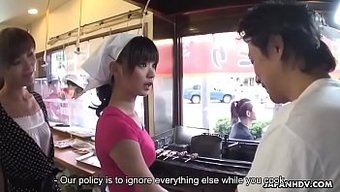 用假阳具和高清晰度的...
