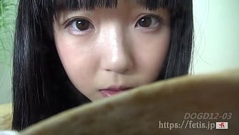 日本少女的内裤嗅探和...