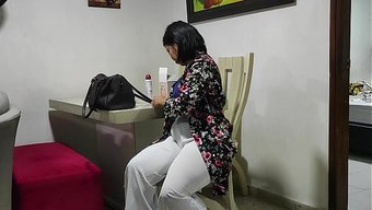 老公不知道我在厨房里...