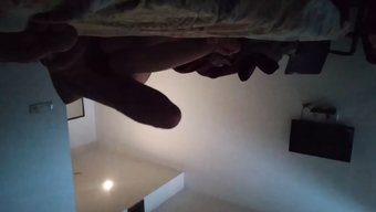 少女(18+)朋友从...