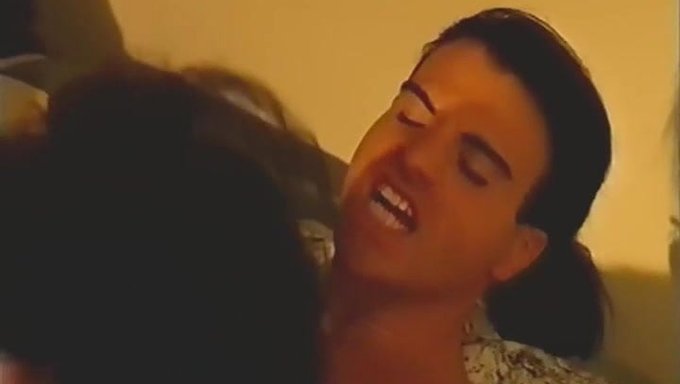 大自然乳房的经典群交