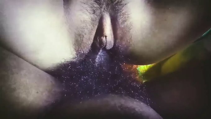 双性恋夫妇在高清视频中享受彼此的快感