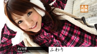 亚洲女孩第一次被捆绑...
