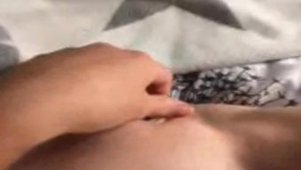 欧洲女孩在高清视频中...