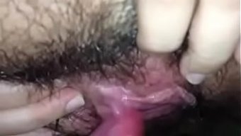 毛茸茸的阴户被熟练的...