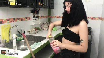 西班牙继妹每天都在热...