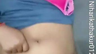 第一次与胸部和屁股最...