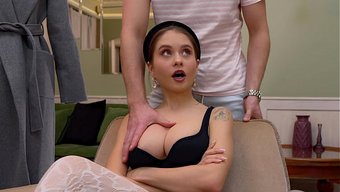 巨乳申请人通过面试取...