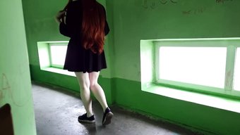 红发少女在pov视频...