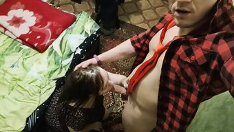 俄罗斯情侣在自制视频...
