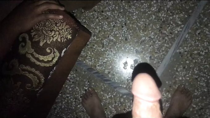 亚洲女学生被舔和操她的阴部和屁股