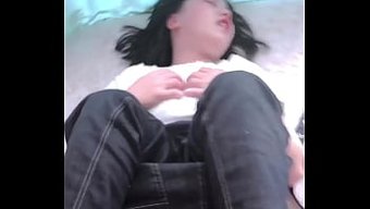 卡塞罗的性感继兄被猛烈地操
