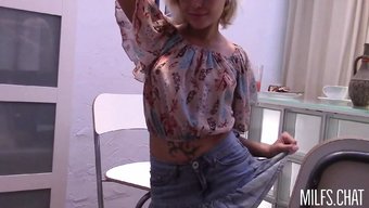 业余美女lana戴眼...