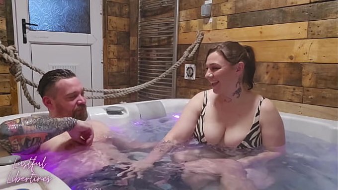 老婆趁老公不在被出轨的熟女干