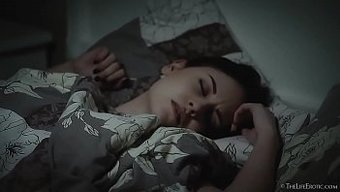 小个子棕发美女sad...