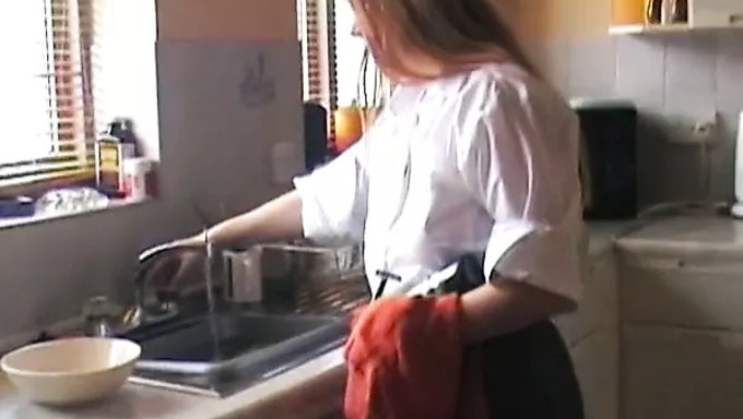 欧洲女孩自慰到高潮