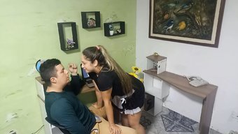 我勾引我的下属进行激...