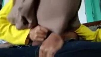 印度尼西亚老师和她的...