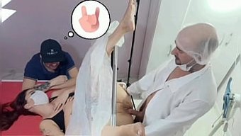 业余夫妇在硬核视频中...