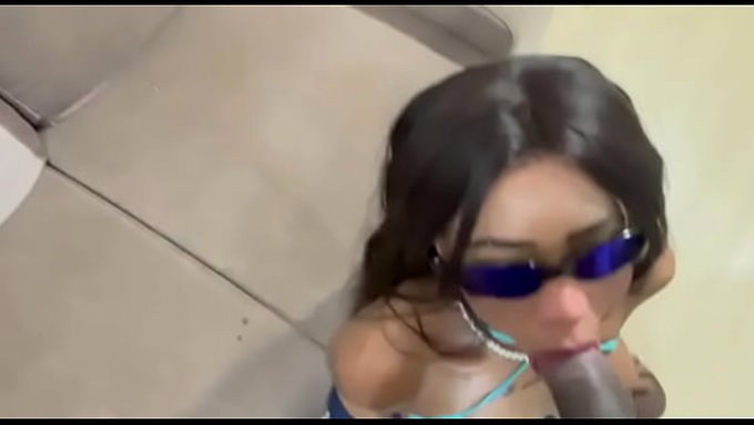 我以为布莱克是种马,他毁了我的小穴