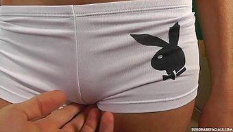 硬核性交和射精在肮脏...