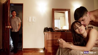 姐弟背叛:拉丁裔少女...