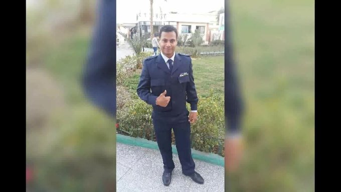 热辣的埃及熟女asma Ahmed享受女同性恋性爱