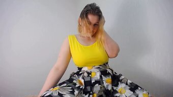 拥有大自然乳房的少女...