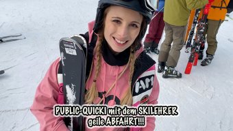 大屁股金发少女与滑雪...