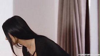 纹身女佣被脸部操和手交