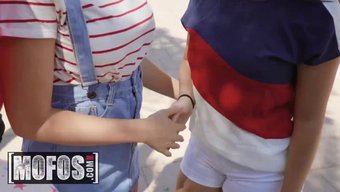 三个性感的宝贝与pe...