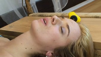 德国少年在狂野的性爱...