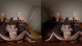 胸部丰满的金发女郎m...