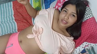 年轻的18岁继妹从我...