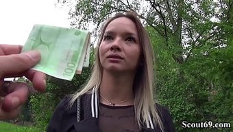 小个子金发少女莫妮卡...