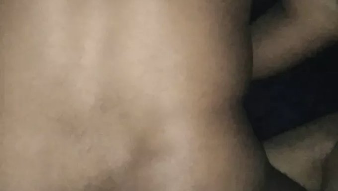 丰满的婆婆在高清视频中给了一个惊人的口交