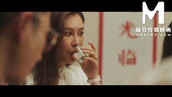 新婚夫妇小陈和李蓉蓉...