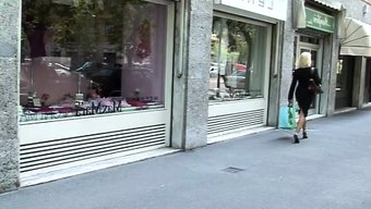复古色情视频展示了意...