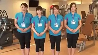 热辣的锻炼变成了一次...